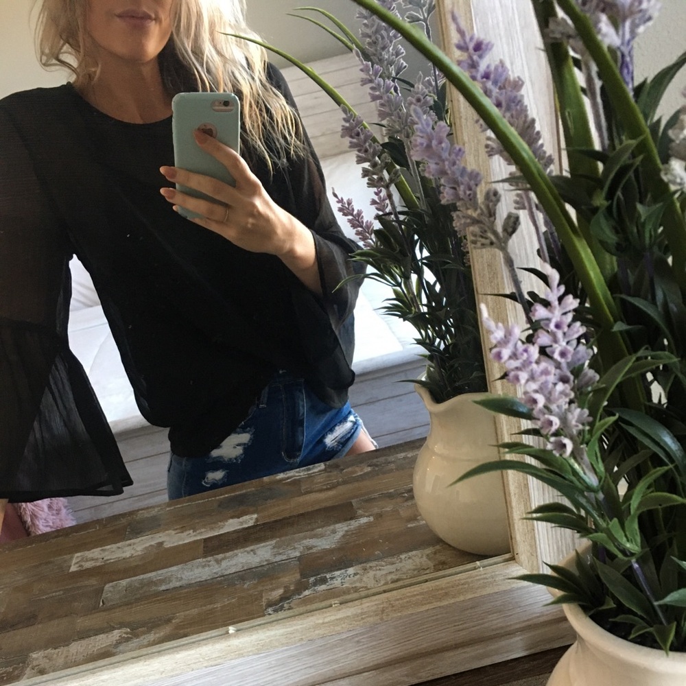 Lulu’s Two Piece Bell Sleeve Layering Tops